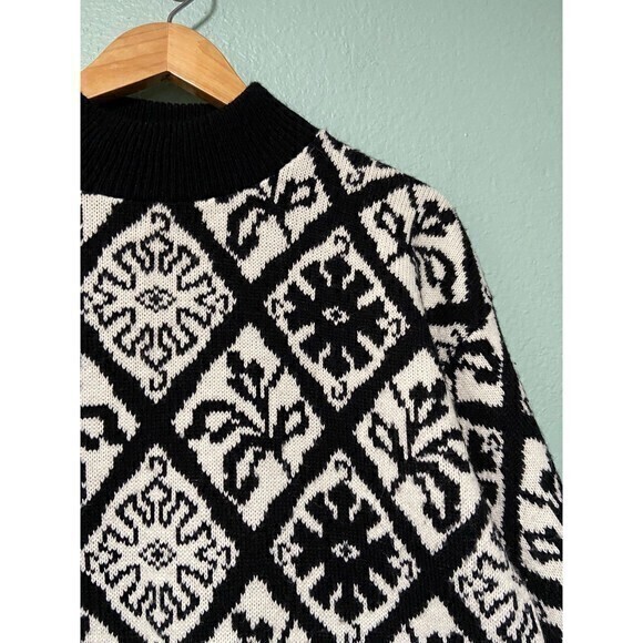 Vintage Unisex Sweater Exchange Black and White Mistletoe Pattern Sweater Small - Picture 5 of 11